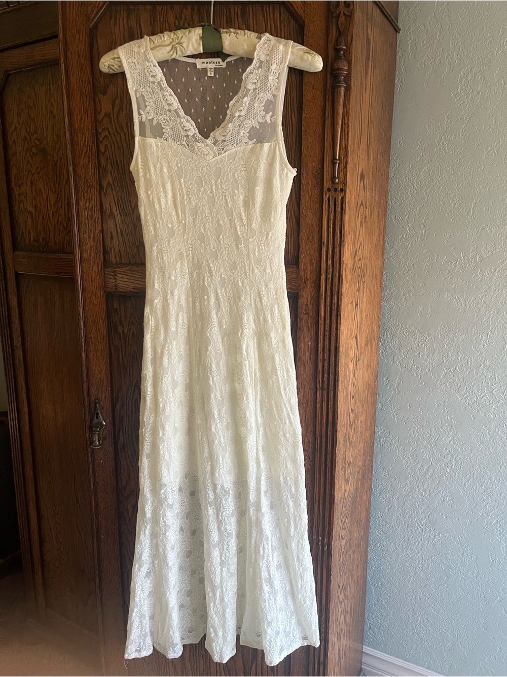 Monteau Ivory Lace midi Dress with V-Neck and Sheer Yoke size small